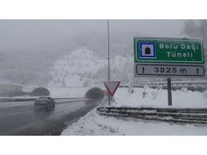 Bolu Dağında Kar Yağışı Devam Ediyor