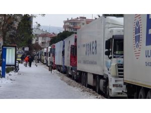 Çanakkale’de Feribot Kuyruğu