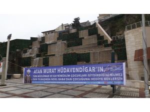 Ak Partili Gençlerden Padişahlı Yeni Yıl Pankartları