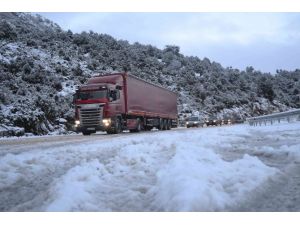 Antalya Yolu Ulaşıma Kapandı