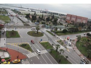 Meydan İle Kurtuluş Yolu Arasına Yaya Üst Geçit Yapılacak