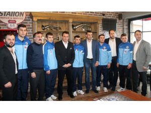 Hekimoğlu, Fenerbahçeyi Deviren Boksörünü Ödüllendirdi