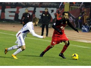 Eskişehirspor’dan Erkan Zengin Hamlesi