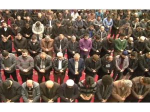 Başkentliler Kocatepe Camii’ne Akın Etti