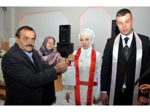 Bu Köyden Gelin Almak İsteyene ‘Sigorta’ Şartı