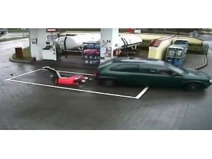 Pompacıyı Yerlerde Sürükledi