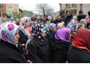 Okullarda İşten Çıkarılan 460 Temizlik Görevlisi Eylem Yaptı