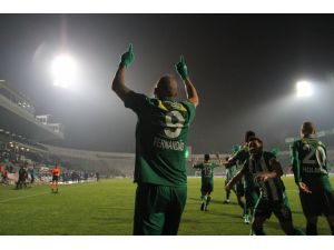 Fernandao Efsanelere Taş Çıkarıyor