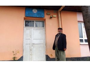(Özel Haber) 60 Yıl Önce Okudukları Okulda Yaşıyorlar