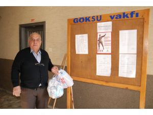 Atık Toplayarak Doğayı Koruyor, Öğrencileri Okutuyor