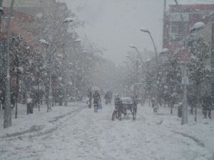 Sakarya’da Kar Yağışı Etkili Olmaya Başladı