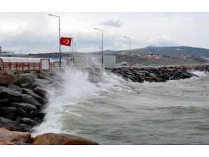 Bandırma’da Şiddetli Fırtına