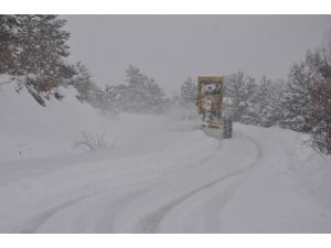 Bolu’da 155 Köy Yolu Ulaşıma Kapandı