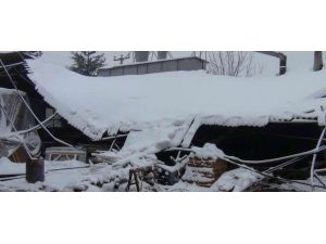 Simav’daki Kereste Fabrikalarının Çatıları Yoğun Kara Dayanamadı