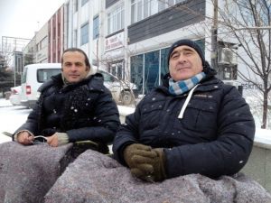 Sporcu Babalarından Oturma Eylemi