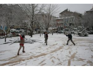 Karaman’da Okullara Bir Gün Kar Tatili