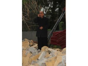Fırtına Minareyi Devirince İmam Ezanı Böyle Okudu