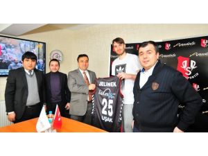 Uşak Sportif Bombayı Patlattı