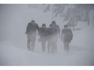 Kar Ve Tipi Uludağ’da Hayatı Felç Etti