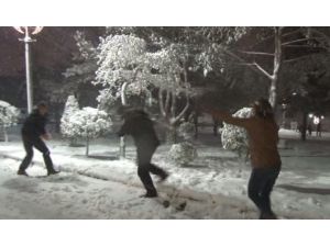 Karın Keyfini Doyasıya Yaşadılar