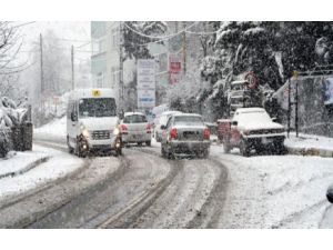İstanbul’da Yoğun Kar Yağışı Başladı