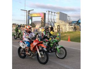 Dakar Rallisinde Şakir Şenkalaycı Ve Serkan Özdemir Yola Devam Ediyor
