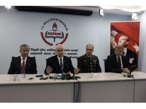 Edirne Valisi Şahin, Başarılı Kamu Personelini Altınla Ödüllendirdi