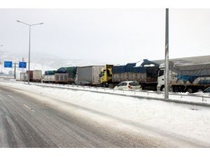 Güney Bölgesine Giden Yollar Kapandı