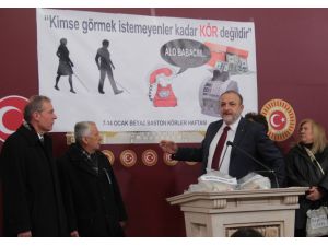 Oktay Vural’dan Kardan Adamlı Şov