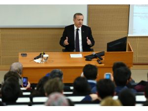 Cumhurbaşkanı Erdoğan’dan Üniversite Öğrencilerine ‘Siyaset Bilimi’ Dersi