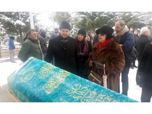 Ayla Gürses Son Yolculuğuna Uğurlandı
