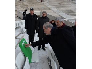 Timsah Arenada Çalışmaları Kar Da Durduramadı