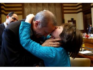 Cumhurbaşkanı Kamplardaki Çocukları Kabul Etti