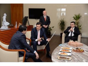 Vali Şahin: “Yarın Okulları Açık Tutmaya Çalışacağız”