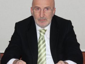 Uyuyan Devi Uyandırmak İçin Aday Olduğunu Açıkladı
