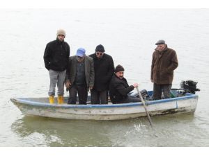 Köprünün Üstünden Sandalla Ulaşım