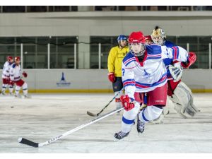 İzmirli Hokeyciler Gol Olup Yağdı