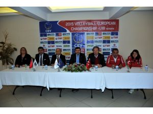 Genç Milli Voleybolcular Grup Liderliği Hedefliyor