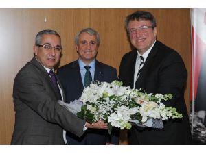 Aöf’te Dekanlık Devir Teslim Töreni