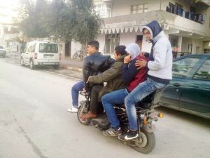 Elektrikli Bisiklete 4 Kişi Binerse