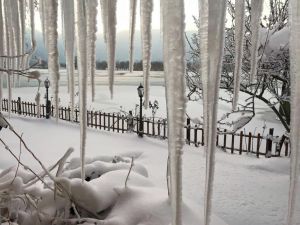 İzmir Eksi 15i Gördü, Göller Buz Tuttu