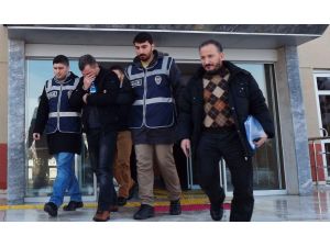 Rizede İki Kişi Evlerinde Sakladıkları Altınlarını Kendi Elleri İle Dolandırıcıya Teslim Etti