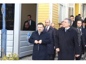 Abdullah Gül’den Saldırı Düzenlenen Polis Merkezine Ziyaret