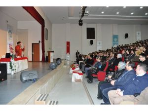 Dünyaca Ünlü Türk Restorancı Özer Neü’de Konferans Verdi