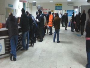 (Özel Haber) Hastanelerin Acil Servislerinde Kuyruk Çilesi