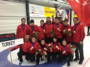 Curlingte Çifte Gurur