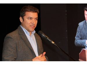 Gazeteci İsmail Küçükkaya, Türkiyede Halkın Basına Güvenmediğini Söyledi