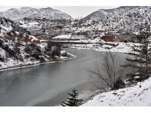 Gümüşhane’de Soğuk Hava Baraj Dondurdu