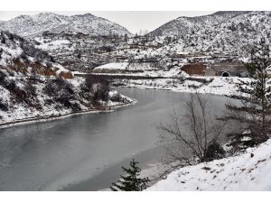 Soğuklar Baraj Dondurdu