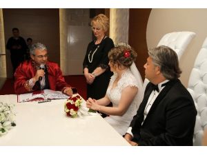 İzmir’de Naklen Nikah Dönemi